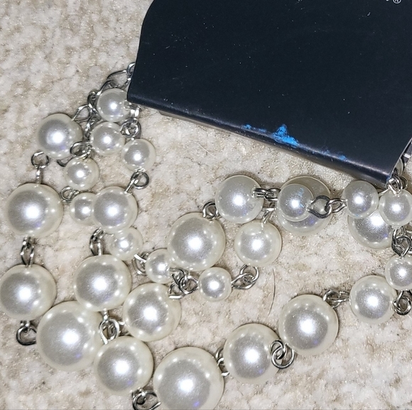 Costume Jewelry Jewelry - Beautiful layered pearl bracelet